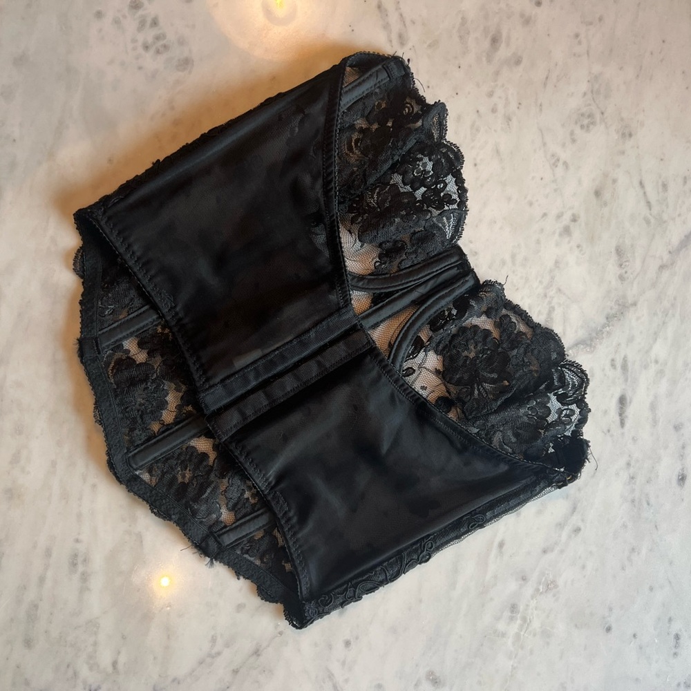 vintage gold label Victoria's Secret Black Lace corset - Picture 4 of 5